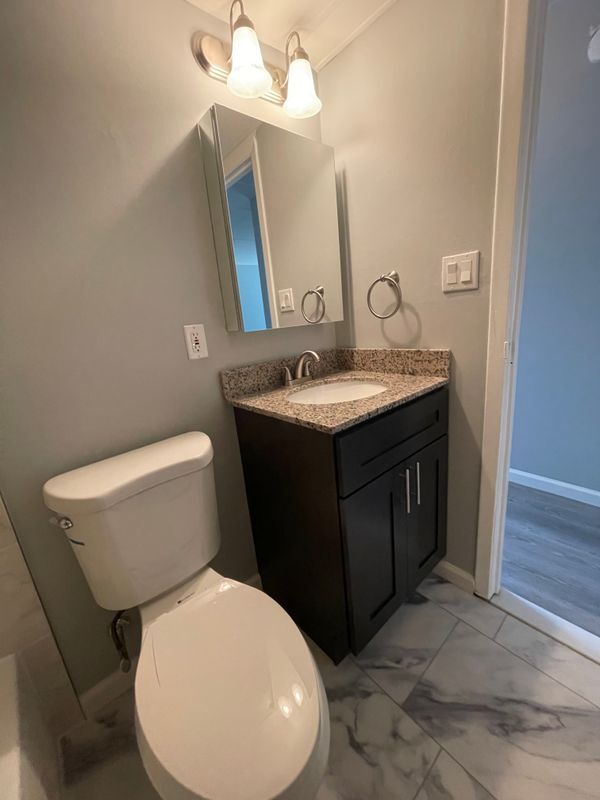 Building Photo - 1575 W Street Rd