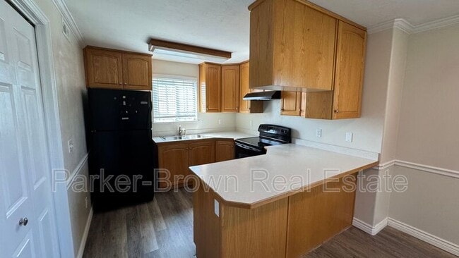 Building Photo - 1060 S Orem Blvd