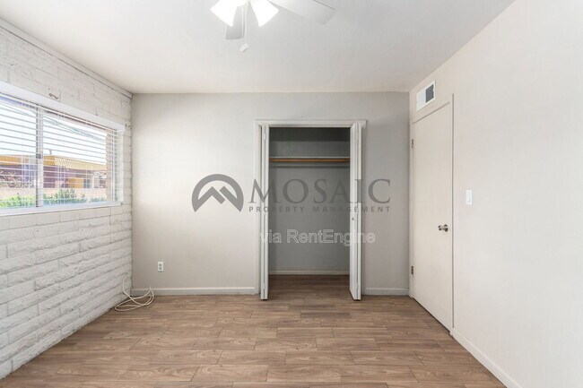 Building Photo - 1204 S McClintock Dr