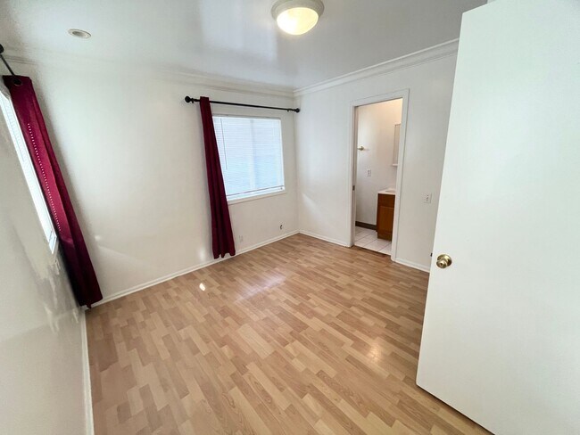 Building Photo - 1119 Banyan St