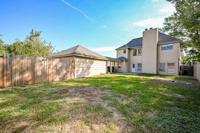 Building Photo - 12011 Autumn Creek Dr
