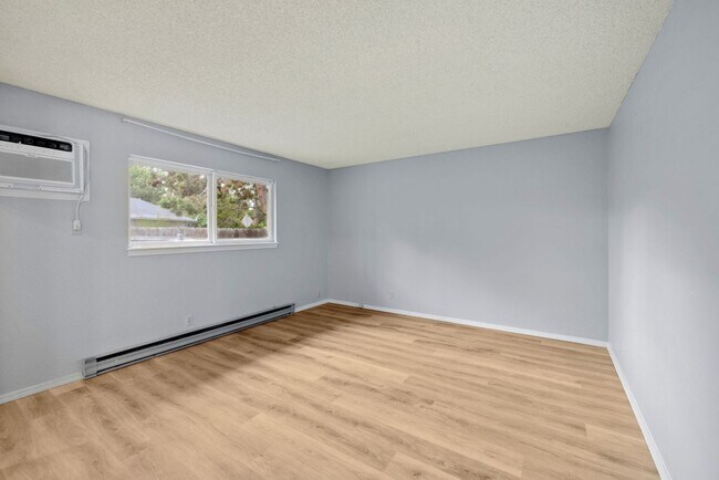 Building Photo - 3 Bedroom home near Boise River and Green ...