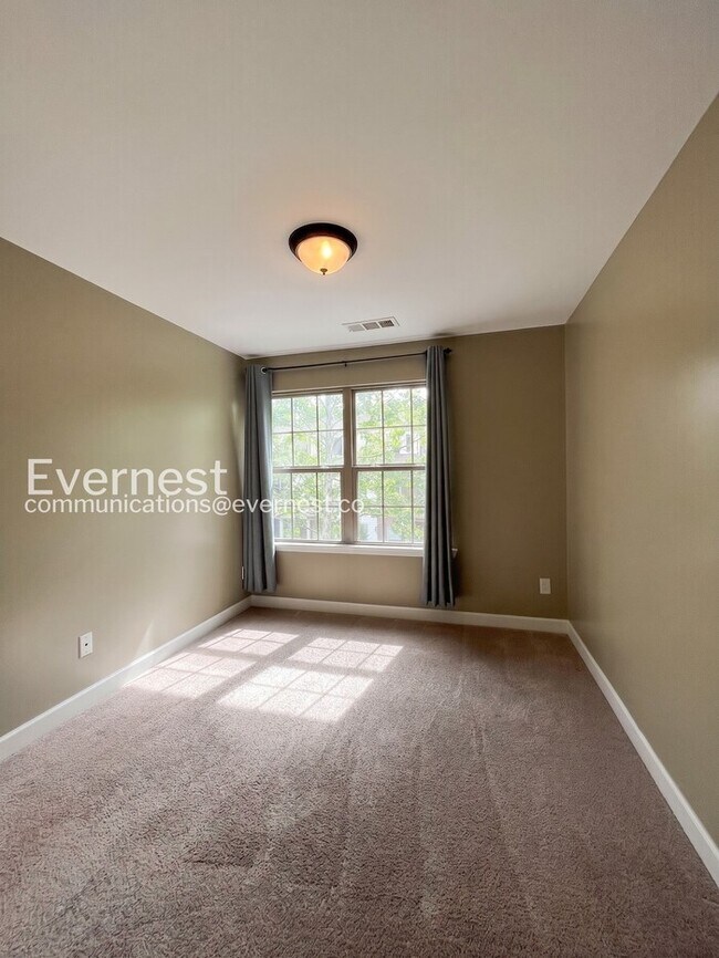 Building Photo - 1828 Wild Oaks Ct