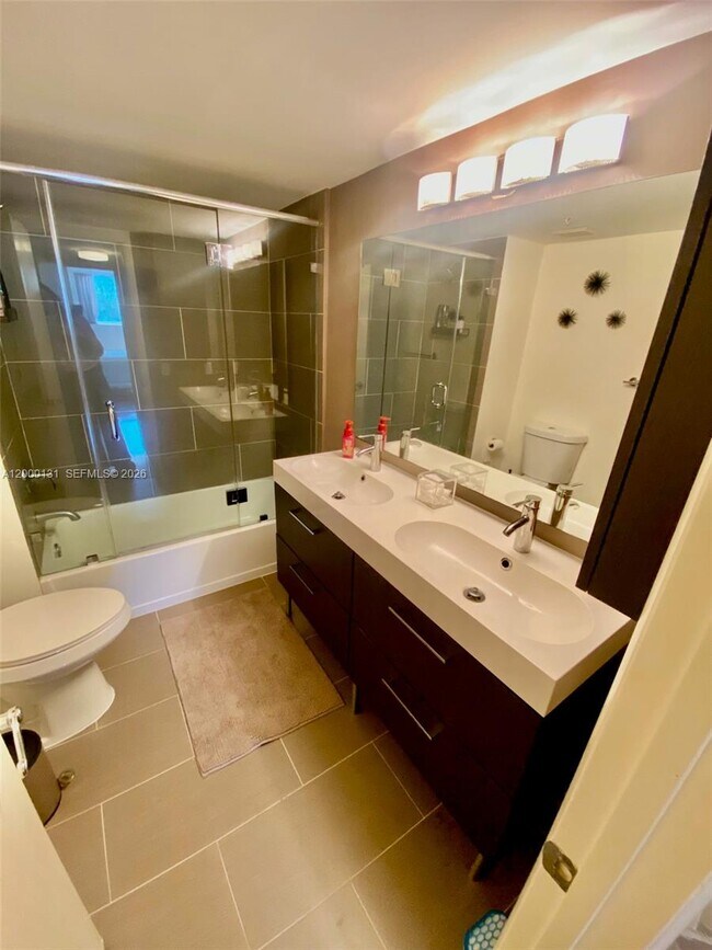 Building Photo - 16590 NE 26th Ave