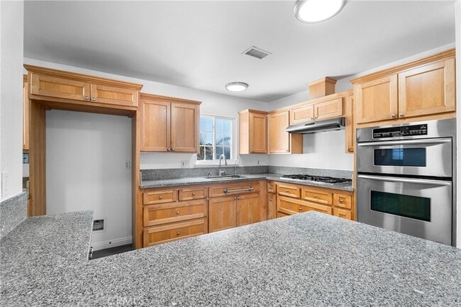Building Photo - 8691 Davmor Ave