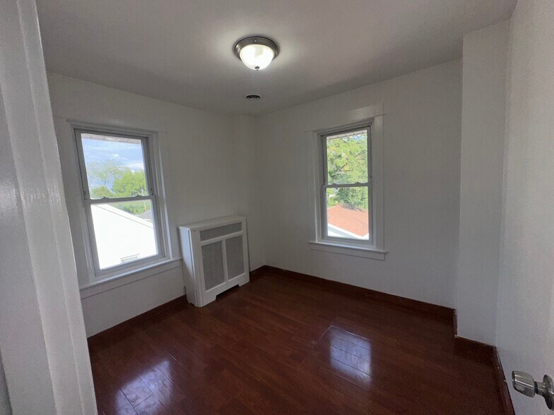 Small bedroom - 1602 Philadelphia Pike