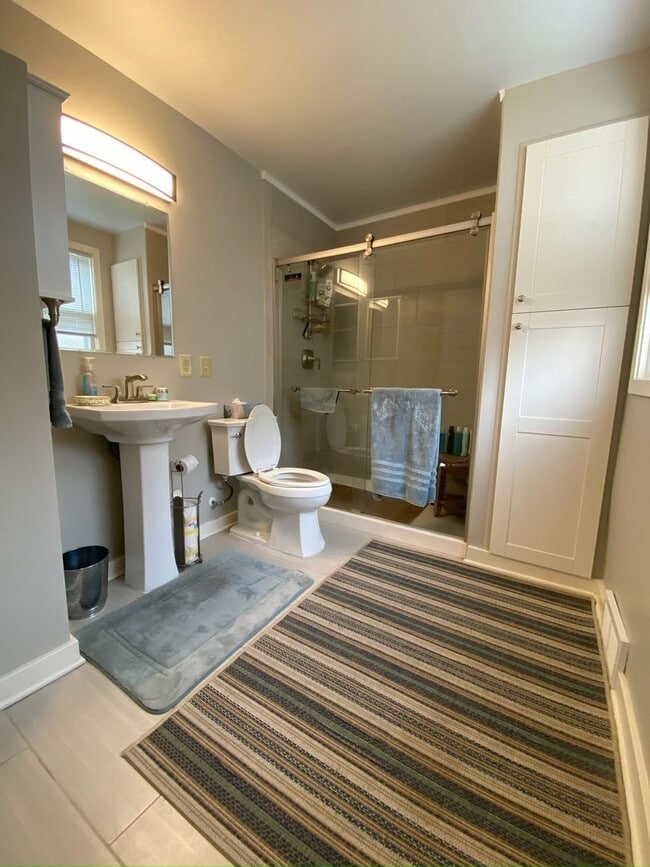 Building Photo - 1 Bed, 1 Bath Home on Silver Lake Available For Rent