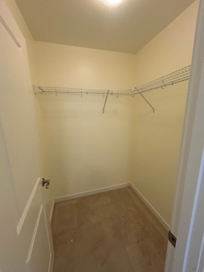 Building Photo - Beautiful Three Bedroom House for Rent in ...
