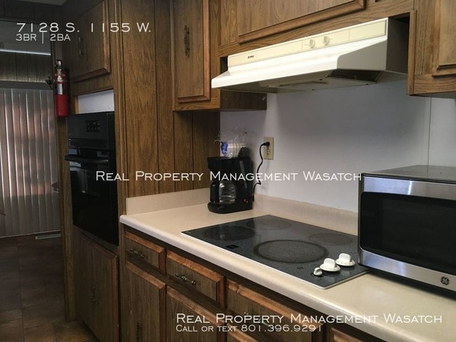 Building Photo - 3 Bedroom Mobile Home in West Jordan