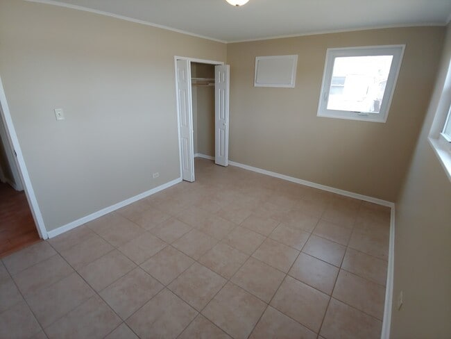 Building Photo - 211 Sauk Trail