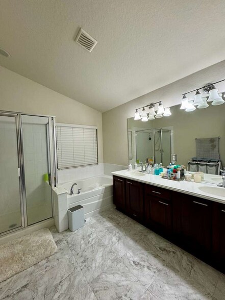 Building Photo - 1268 Toluke Point