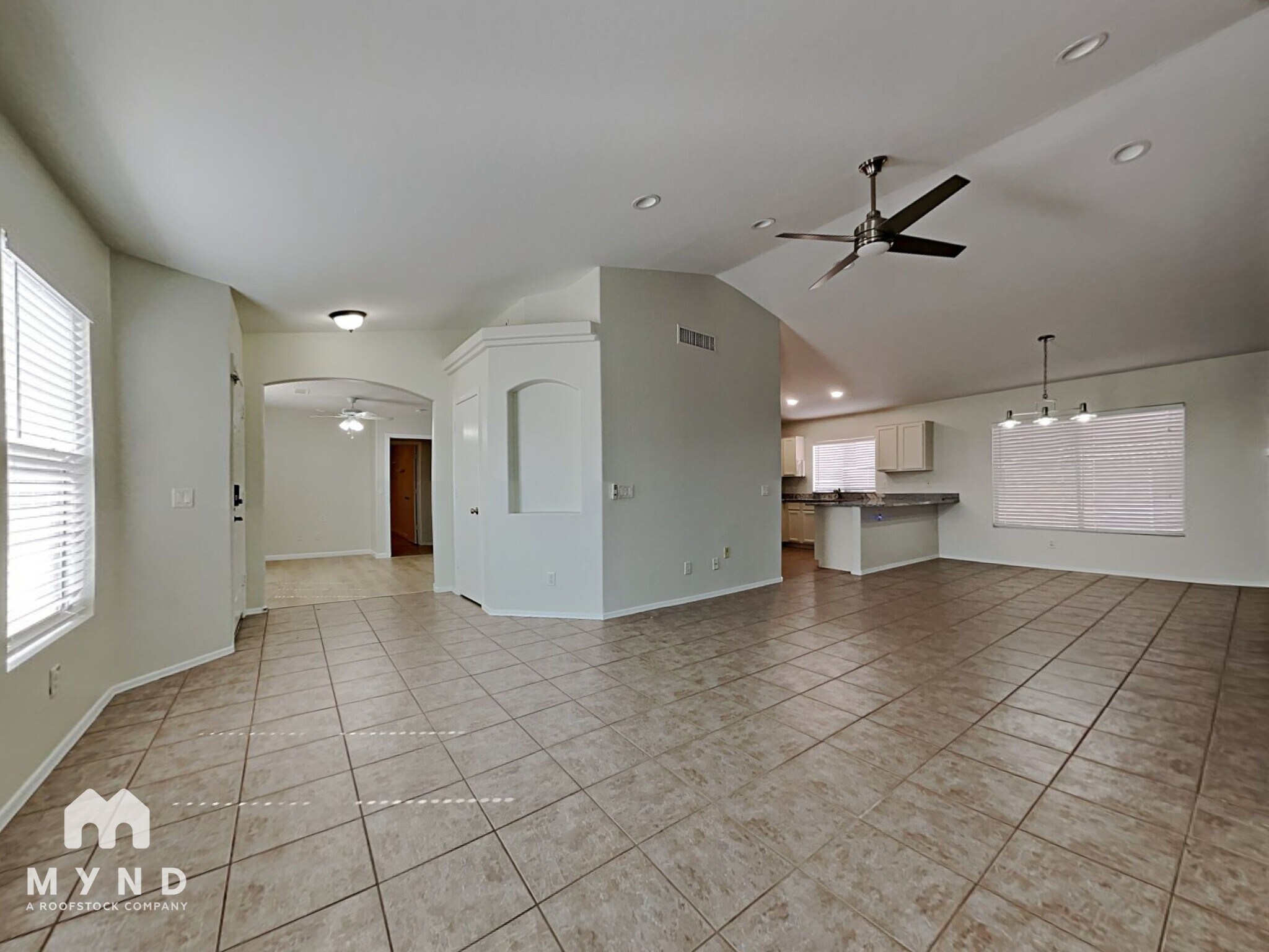 Building Photo - 1314 E Escuda Dr