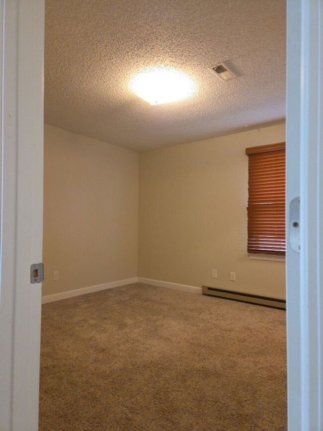 Building Photo - 3 Bed, 1 Bath, 1 Car Garage House for Rent in Bolivar, MO!