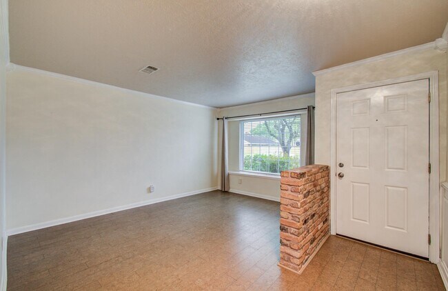 Building Photo - 6030 Willowbend Blvd