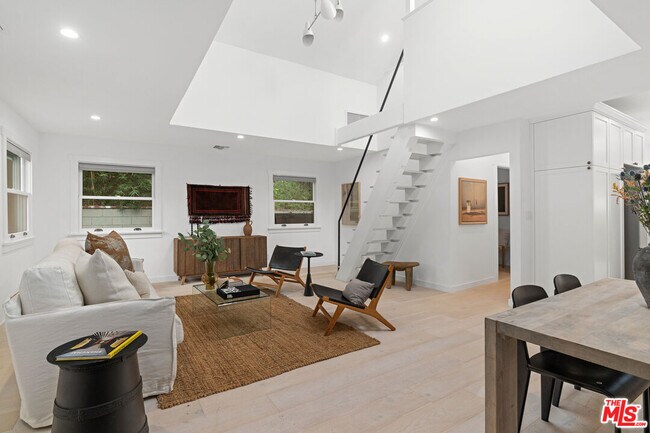 Building Photo - 961 Marco Pl