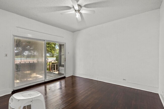 Building Photo - 2 11th Ave N