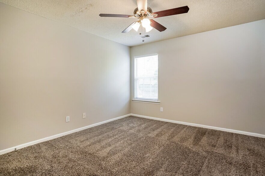 Building Photo - 6029 Silkwater Ct