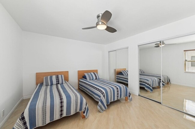 Building Photo - 3580 S Ocean Blvd