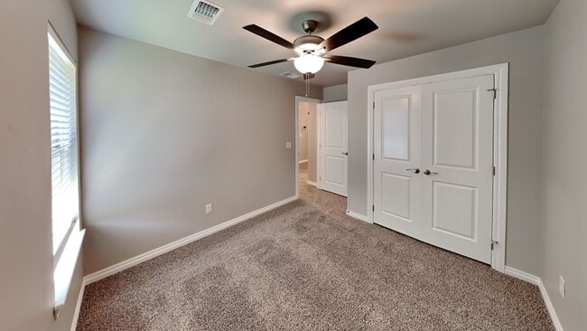 Building Photo - Luxury 4 Bedroom 2 Bathroom Home in Norman Schools (Cedar Lane Community) (Neighborhood Pool and ...