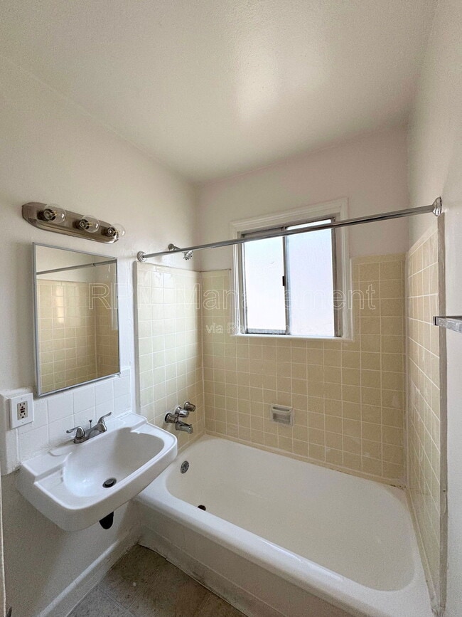 Building Photo - 7030 La Tijera Blvd