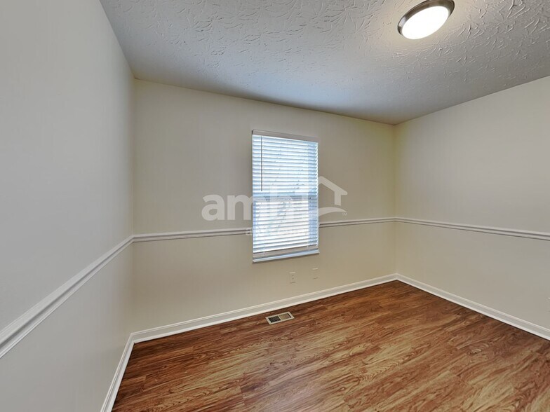 Building Photo - 7450 Sterling Springs Way