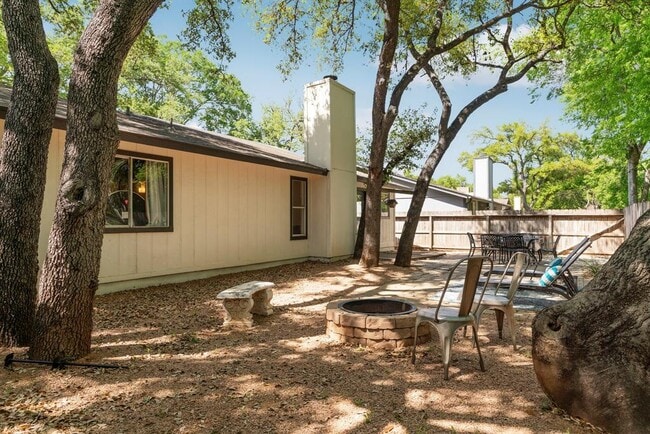 Building Photo - 7507 Bender Dr