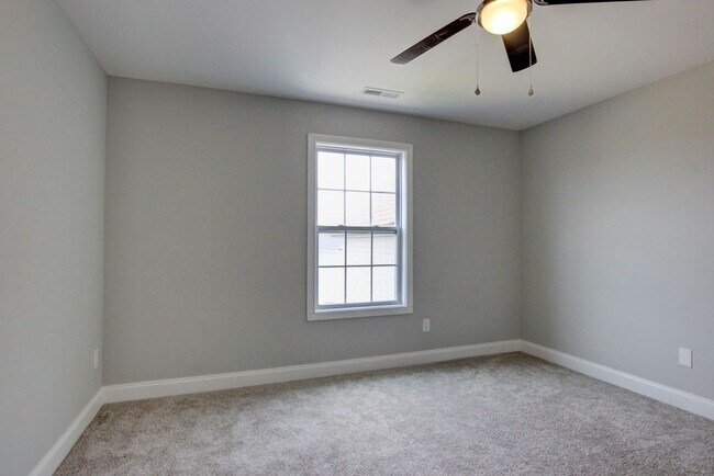 Building Photo - 1331 Juniper Pass