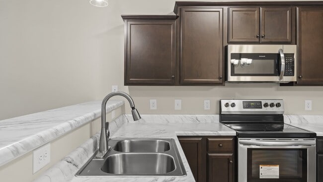 Building Photo - Marshall Farm Townhome