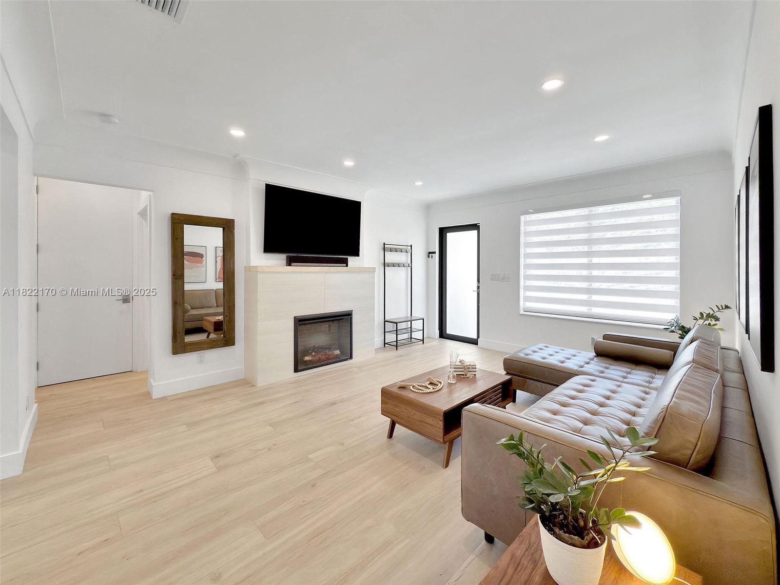 Building Photo - 130 SW 26th Rd