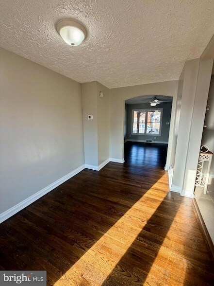 Building Photo - 3413 Wallford Dr