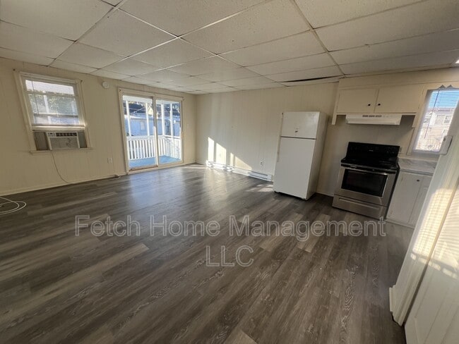 Building Photo - 636 Lincoln Hwy E