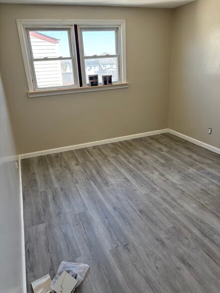 Building Photo - 1158 Roosevelt Ave