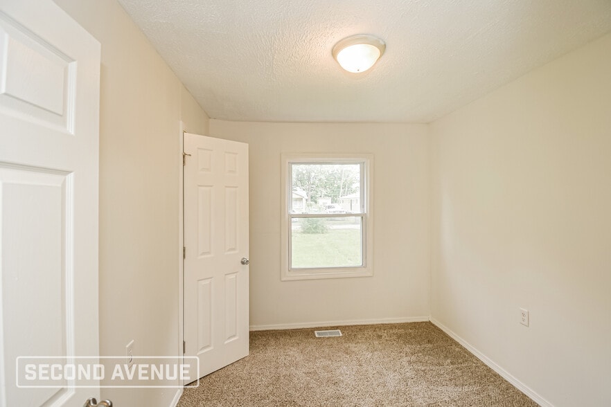 Building Photo - 3636 N Whittier Pl