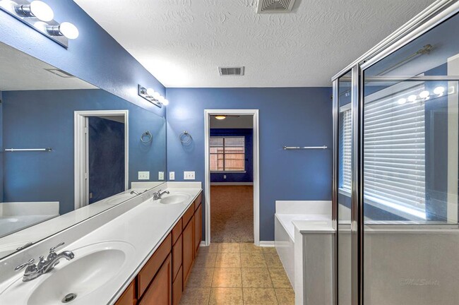 Building Photo - 22435 Stamford Brook Ct