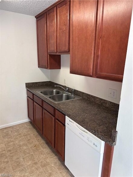 Building Photo - 905 Captains Ct