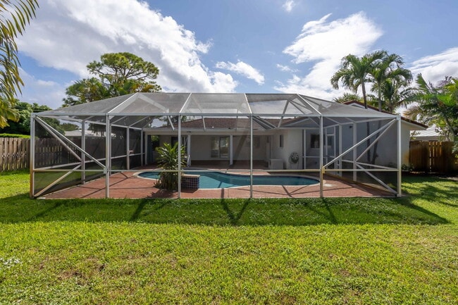 Building Photo - 905 Sunset Rd