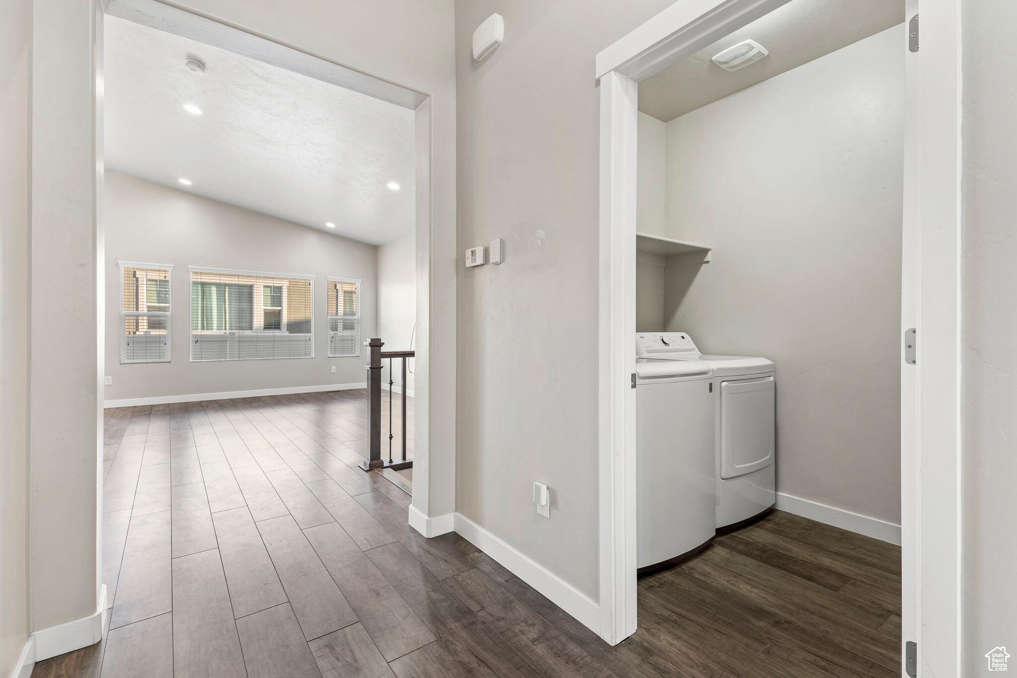 Building Photo - 512 W Sunland Dr