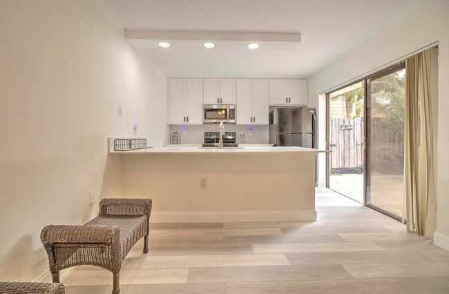 Building Photo - 593 Green Springs Pl