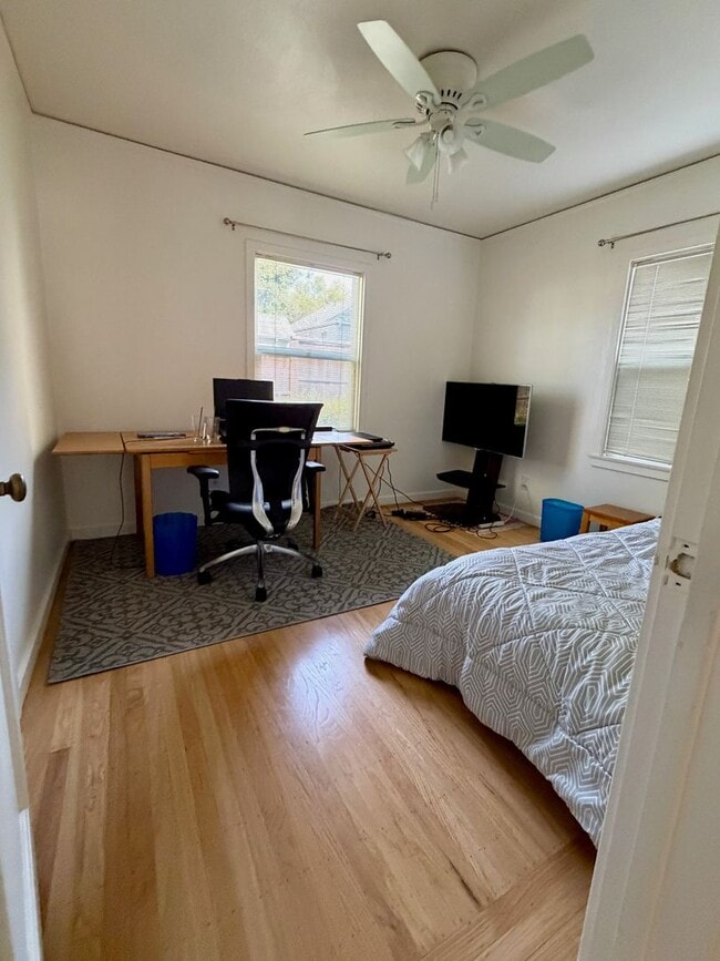 Building Photo - AVAILABLE FOR SUMMER OR FALL 2026 MOVE IN. APPLICATION DETAILS BELOW.