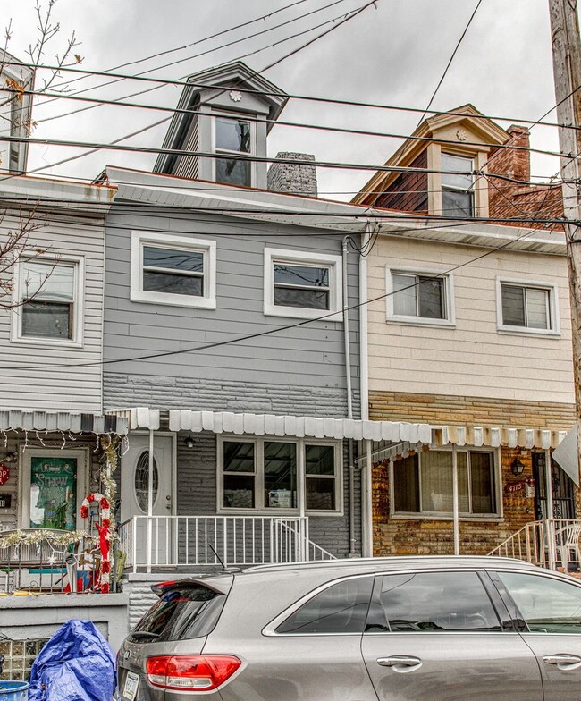 Building Photo - Beautiful Newly Renovated 3 Bedroom 2 Bath...
