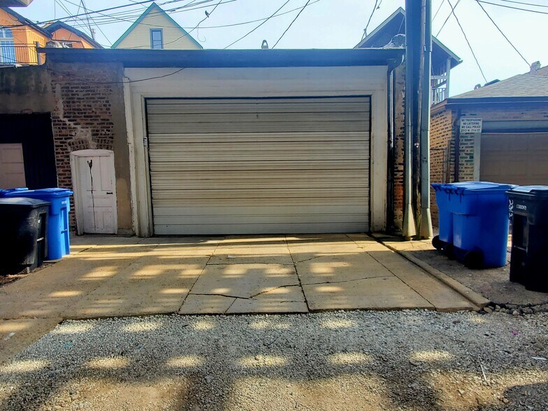 Garage - 2310 W 21st St