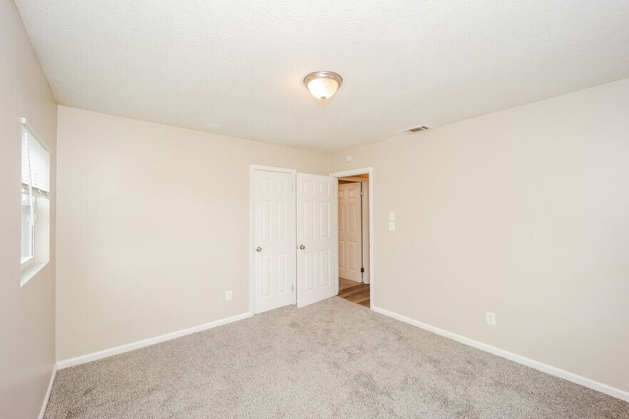 Building Photo - 8203 Sussex Dr
