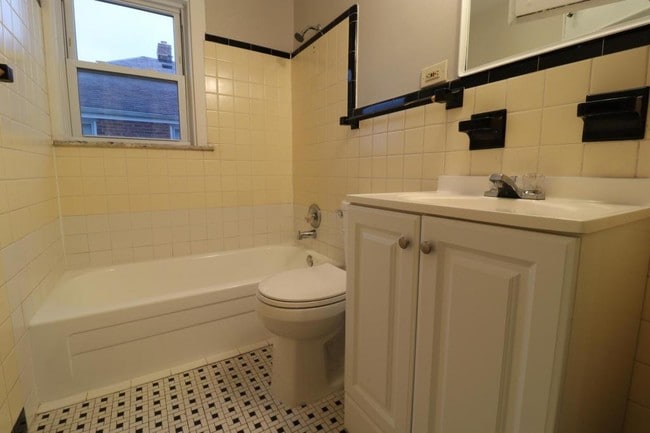 Building Photo - 519 East 222nd Street #UP