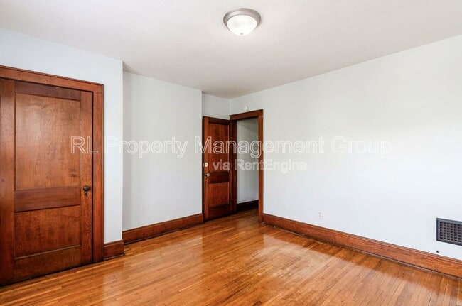 Building Photo - 247 E Jenkins Ave