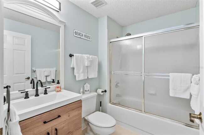 Building Photo - 104 Surfview Dr