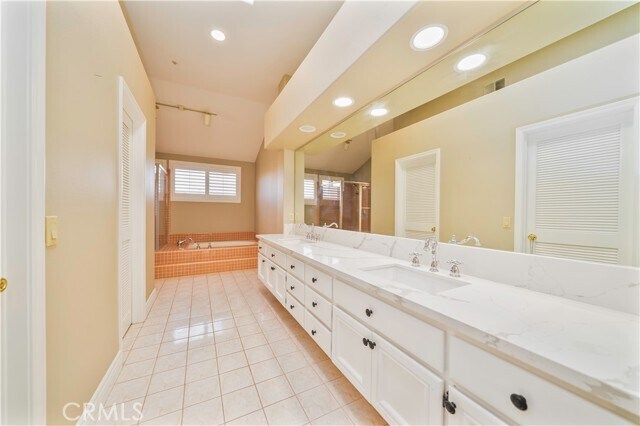 Building Photo - 9531 Montanza Way