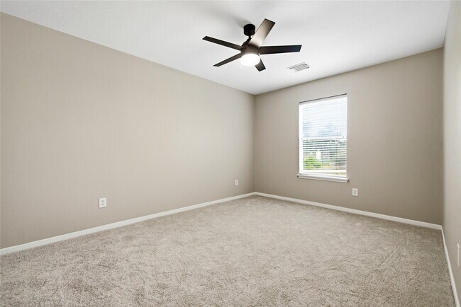 Building Photo - 3711 Slocom Dr