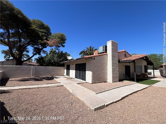 Building Photo - 2547 Egret Cir