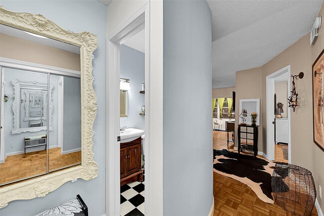 Building Photo - 2200 NE 66th St