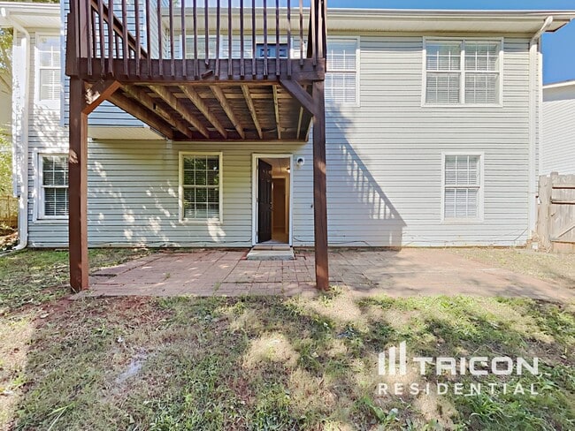 Building Photo - 321 Autumn Lake Dr